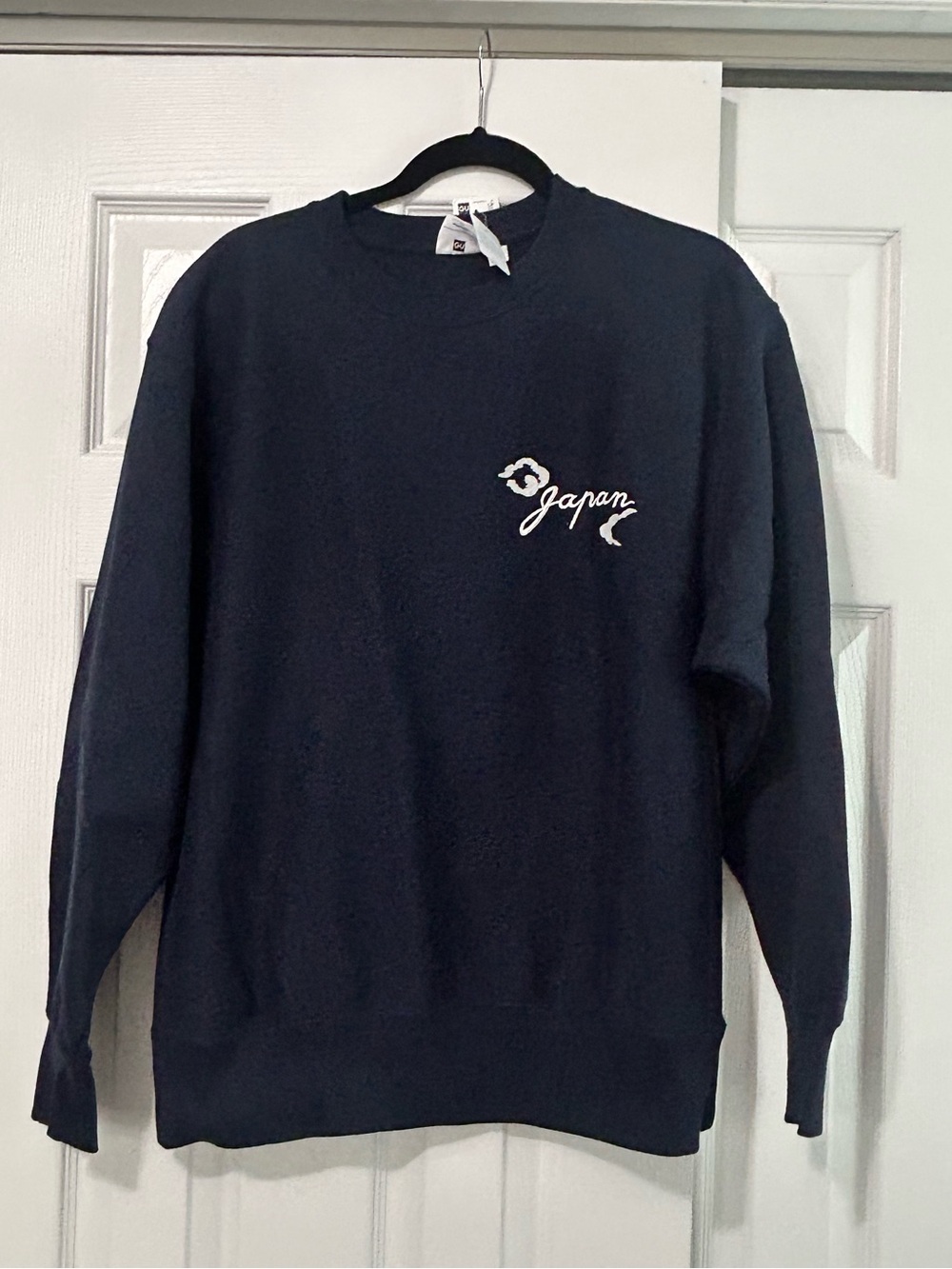 Gu (Uniqlo)Navy Crewneck Sweatshirt with Japan Script